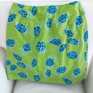 EUC Lilly Pulitzer green and blue turtle skirt. 6